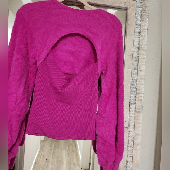 Amur Juliana Cut Out Knit Top - Picture 6 of 13